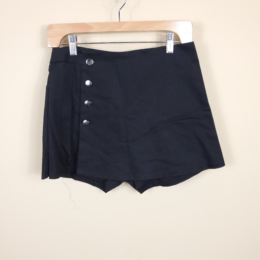 LF Mint Vanilla Black Pleated Skort in Black Size 8